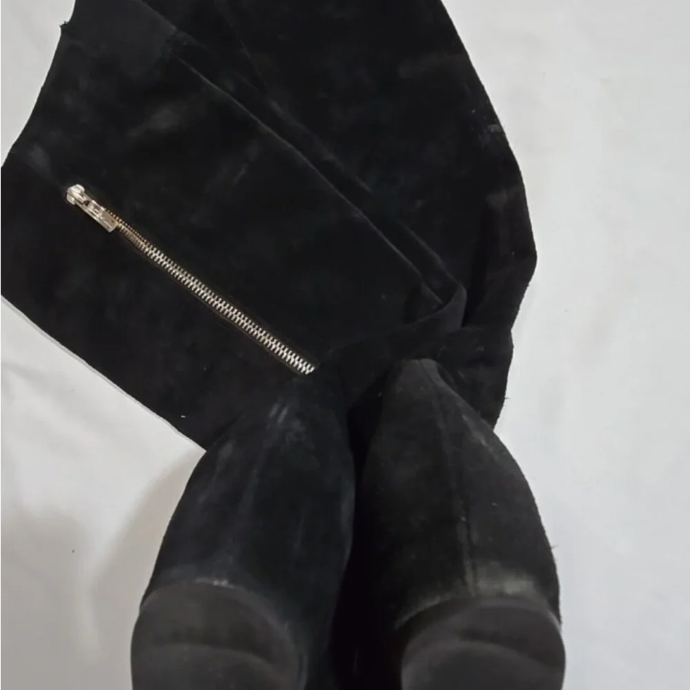 BCBG generation black suede knee high Women's Boots size 6.5